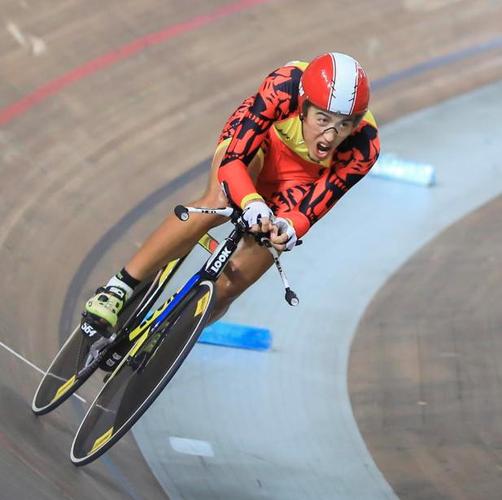 浓墨重彩的 浓墨重彩的